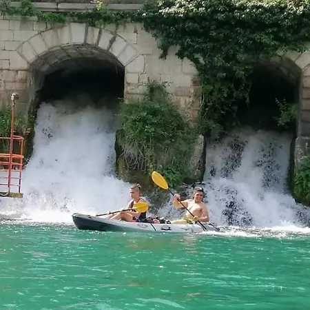 度假居 Adventure Land